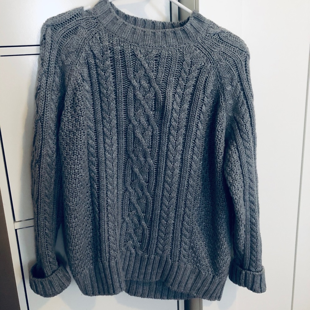 Sweater 🔴 SOLD 🔴